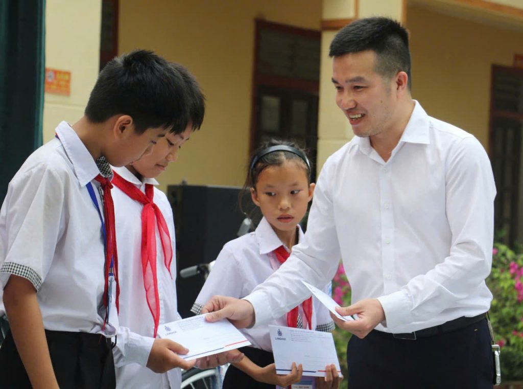 cong-ty-co-phan-lang-rua-dong-hanh-cung-cuc-cong-tac-chinh-tri-bo-cong-trong-hoat-dong-thien-nguyen-tai-que-huong-chu-tich-ho-chi-minh