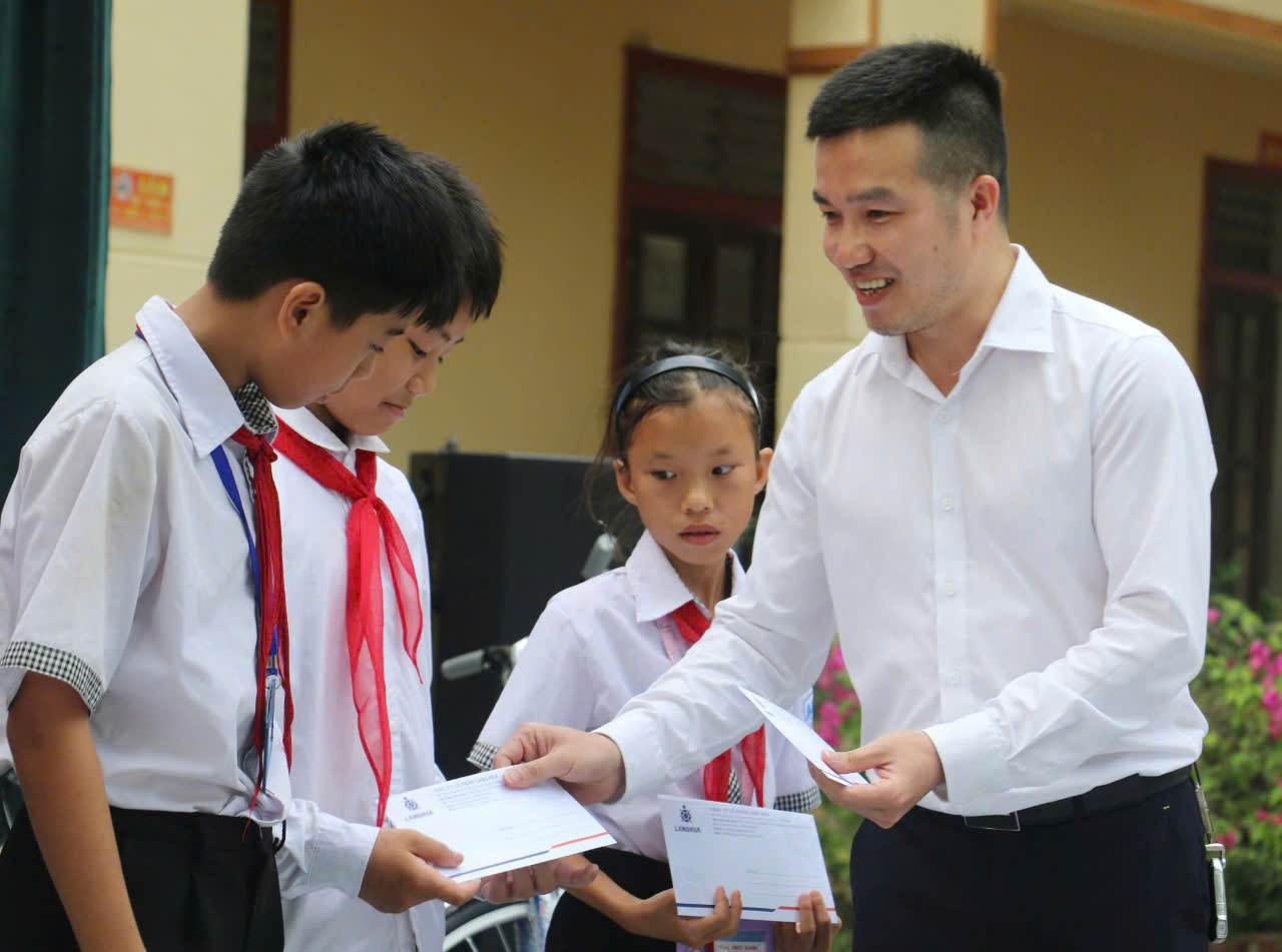 cong-ty-co-phan-lang-rua-dong-hanh-cung-cuc-cong-tac-chinh-tri-bo-cong-trong-hoat-dong-thien-nguyen-tai-que-huong-chu-tich-ho-chi-minh