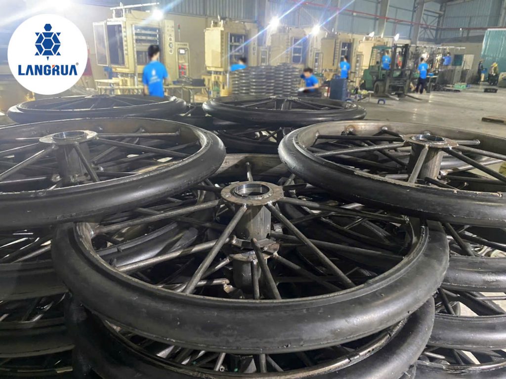 Bánh xe bò - bánh xe gom rác được sản xuất trực tiếp tại Cơ Khí Làng Rùa